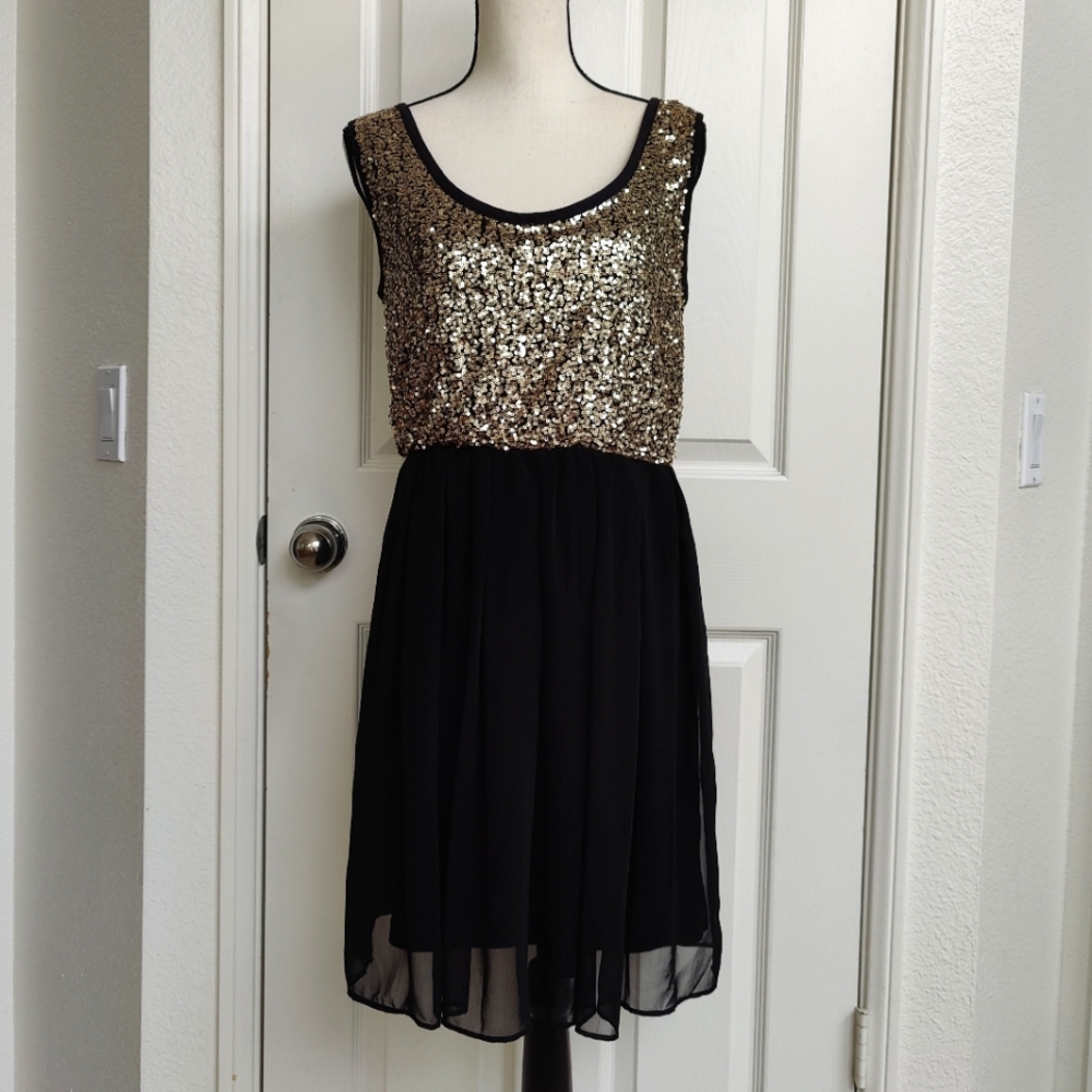 Gold Sequin Sleeveless Chiffon Cocktail Dress